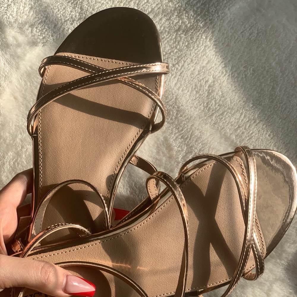 rose gold sandals size 7 (never worn)